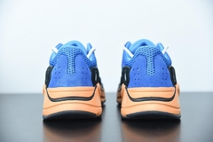 Imagem do Tênis Adidas Yeezy Boost 700 Bright Blue