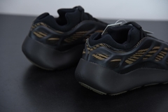 Tênis Adidas Yeezy 700 V3 Clay Brown