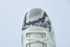 Imagem do Tênis Jordan 11 Retro Low Snake Light Bone
