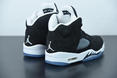 Tênis Jordan 5 Retro Moonlight na internet