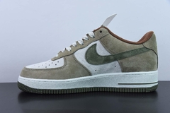 Tênis Nike Air Force 1 Low AKIRA na internet