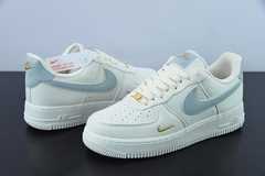 Imagem do Tênis Nike Air Force 1 Low '07 QS Sail Light Blue Gold