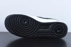 Tênis Nike Air Force 1 Low Black White