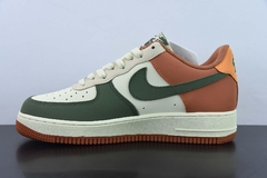 Tênis Nike Air Force 1 Low The North Face & Gucci na internet