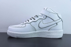 Tênis Nike Air Force 1 Mid '07 na internet