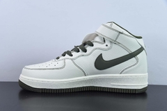 Tênis Nike Air Force 1 Mid '07 na internet