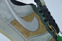 Imagem do Tênis Nike Air Force 1 Low '07 Christmas Grey