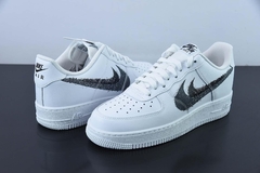 Tênis Nike Air Force 1 Low '07 Spray Paint Swoosh White Black Grey na internet