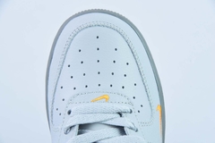 Imagem do Tênis Nike Air Force 1 Low Wolf Grey Kumquat