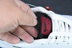 Imagem do Tênis Nike Air Force 1 Low Carabiner Swoosh Red