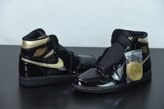 Imagem do Tênis Jordan 1 Retro High Black Metallic Gold
