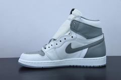 Tênis Jordan 1 Retro High OG Stealth na internet
