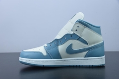 Tênis Jordan 1 Mid UNC na internet