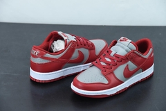 Imagem do Tênis Nike Dunk Low Retro Medium Grey Varsity Red UNLV