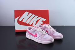 Tênis Nike Dunk Low Triple Pink