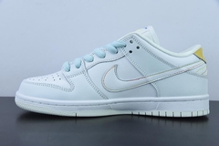 Tênis Nike SB Dunk Low Pro Be True na internet