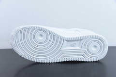 Tênis Nike Air Force 1 Low Supreme White