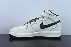 Tênis Nike Air Force 1 Mid '07 Undefeated x Nike White na internet