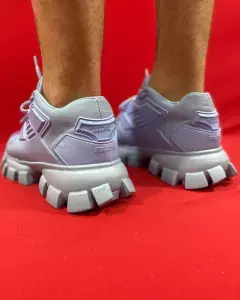 PRADA THUNDER na internet