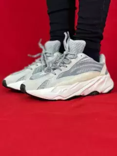 ADIDAS YEEZY BOST 700 STATIC na internet