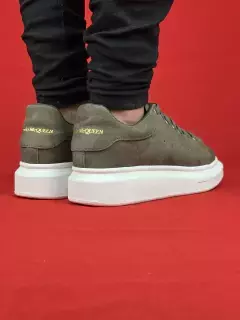 ALEXANDER MCQUEEN CAMURÇA na internet