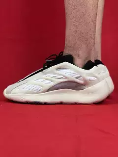 ADIDAS BEGE YEEZY 700 V3 AZAEL