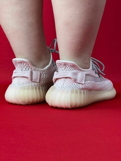 ADIDAS YEEZY BOOST 350 ROSA STATIC (IMPORTADO) - Fugazzi content