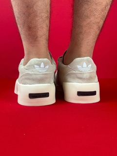 ADIDAS BEGE CLARO NACIONAL PREMIUM na internet