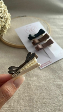 LAÇO CHANEL DUPLO EM COURINHO | UNIDADE - comprar online