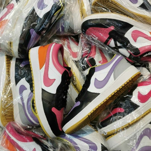 Air Jordan 1 Low SE Mismatched