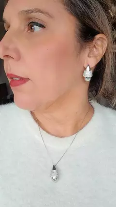 Imagem do Colar bijuteria gota com detalhe em zircônias