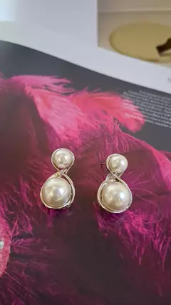 Brinco bijuteria duas pérolas - Biju Artes