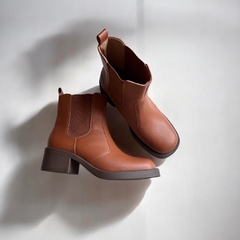 Bota Coturno Chelsea Feminina Cano curto Marrom Caramelo - comprar online