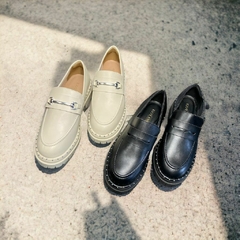 Mocassim Feminino Judy Tratorado aplicações Preto - UZZEAME | Calçados Femininos