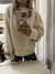 Pullover natural flores marrones