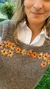 Chaleco Bordado florcitas naranjas - X Hand Made