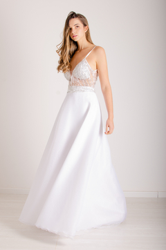 Vestido tul bordado con sobrefalda