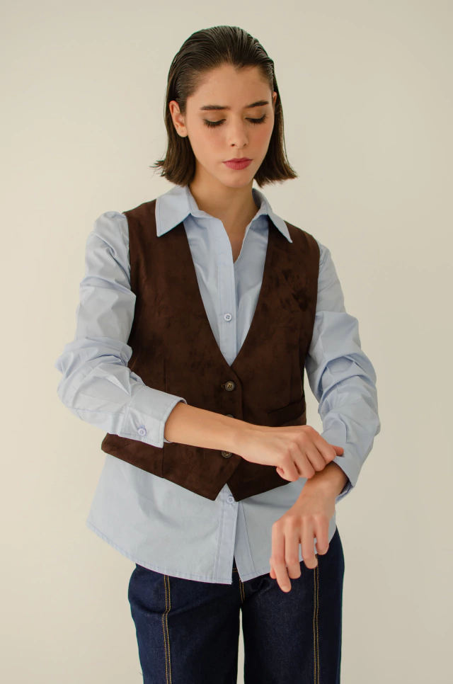 Chaleco meli gamuzado chocolate Claudia Arias — imagen 2
