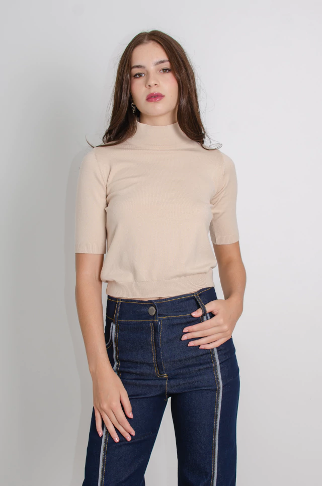 Media polera de viscosa arena - Claudia Arias