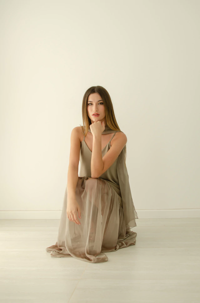 Vestido visón base lencero beige