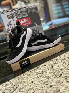 TÊNIS VANS ULTRARANGE RAPIDWELD BLACK WHITE