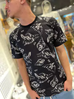 CAMISETA BLUNT PRETO REF: 210070 na internet