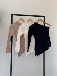 Blusa assimétrica - comprar online