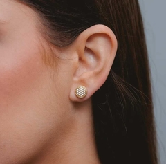 Brinco cravejado de zircônias