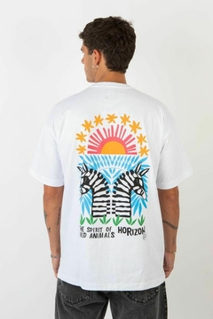 Remera oversize estampada Horizont en internet