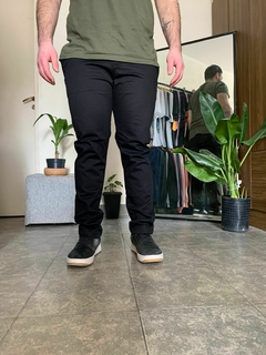 PANTALÓN CORTE CHINO MICHIGAN NEGRO - tienda online