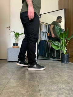 PANTALÓN CORTE CHINO MICHIGAN NEGRO en internet