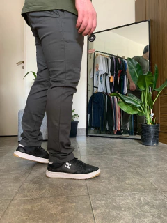 PANTALÓN CORTE CHINO MICHIGAN GRIS - Pantaleon streetwear