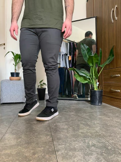 PANTALÓN CORTE CHINO MICHIGAN GRIS en internet