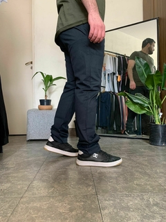 PANTALÓN CORTE CHINO MICHIGAN AZUL en internet